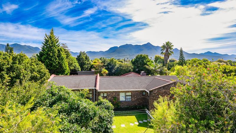 5 Bedroom Property for Sale in Heather Park Western Cape